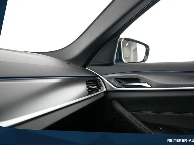 BMW 530 530e M-Sport Sedan xDrive