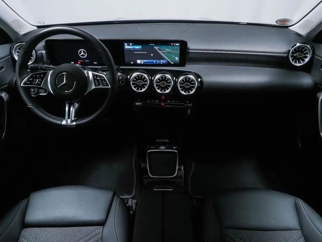 Mercedes-Benz A 200 , 7G-DCT, Progr. Adv. Plus, Winter-Pak.,Rückkam...