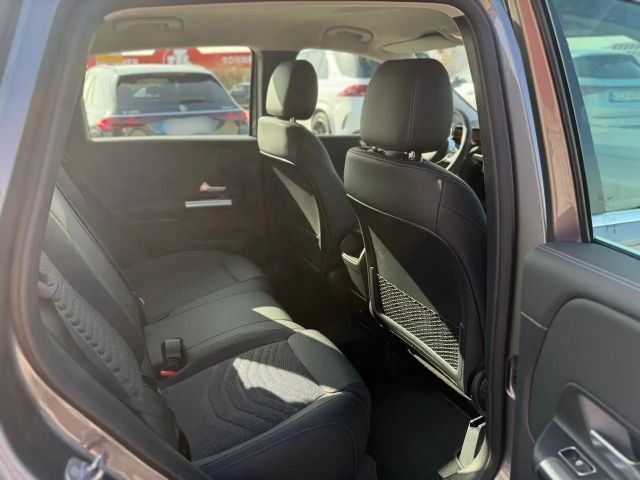 Mercedes-Benz B 180 Progressive Sedan