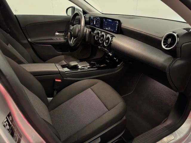 Mercedes-Benz CLA 200 CLA 200 d