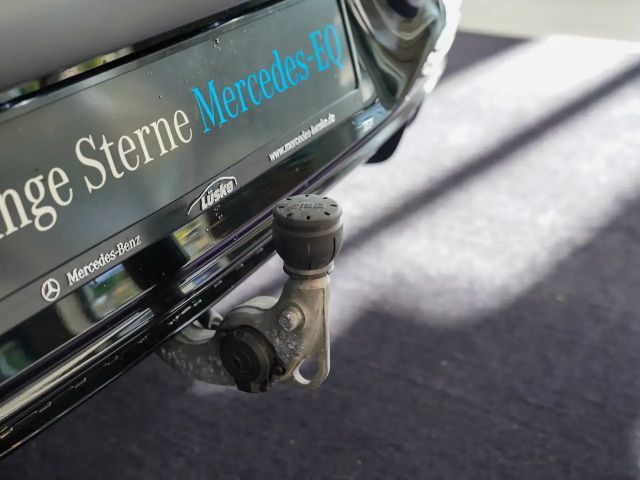 Mercedes-Benz EQE 300 AMG Line Sedan