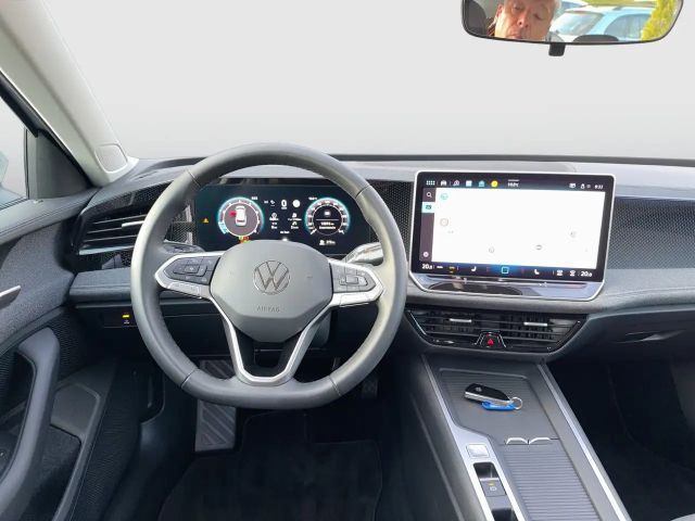 Volkswagen Passat 1.5 eTSI Business Variant