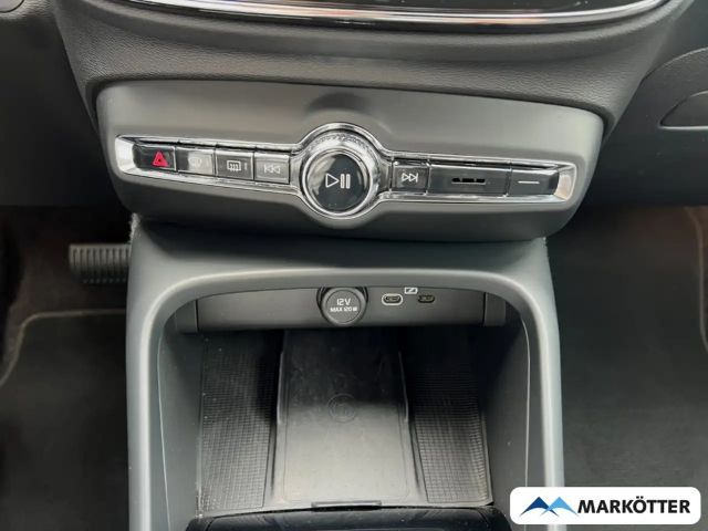 Volvo XC40 Core Recharge