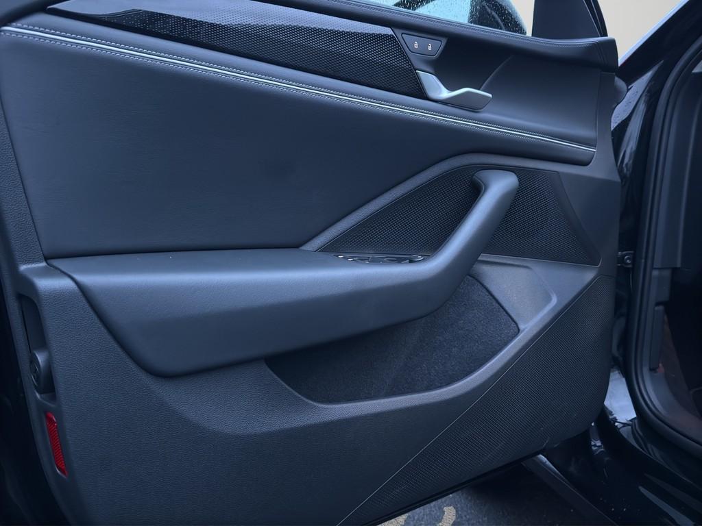 Volkswagen Passat 1.5 eTSI Business Variant