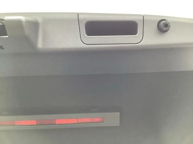 Mercedes-Benz E 200 AMG Line Sedan