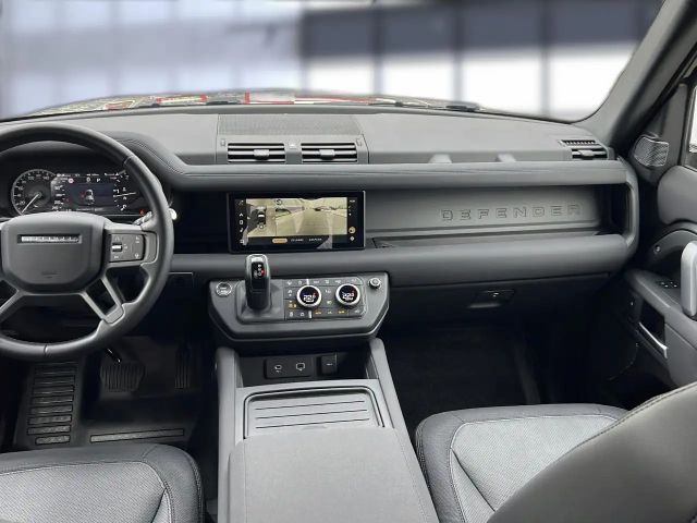 Land Rover Defender 110 D250 Dynamic SE