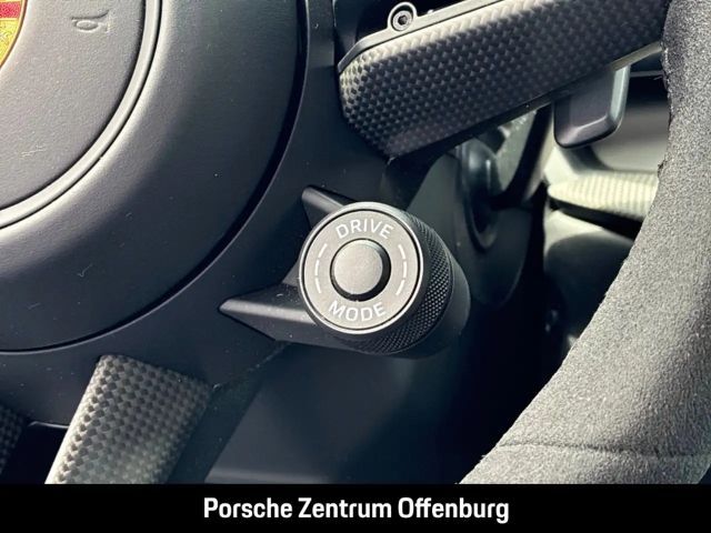 Porsche 992 4 Coupé GTS Targa