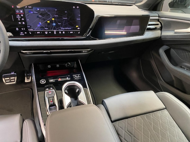 Audi A6 Avant Quattro S-Tronic