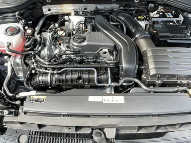 Volkswagen Golf 1.5 TSI Golf VIII Pro