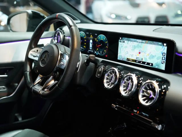 Mercedes-Benz A 35 AMG 4MATIC AMG Line