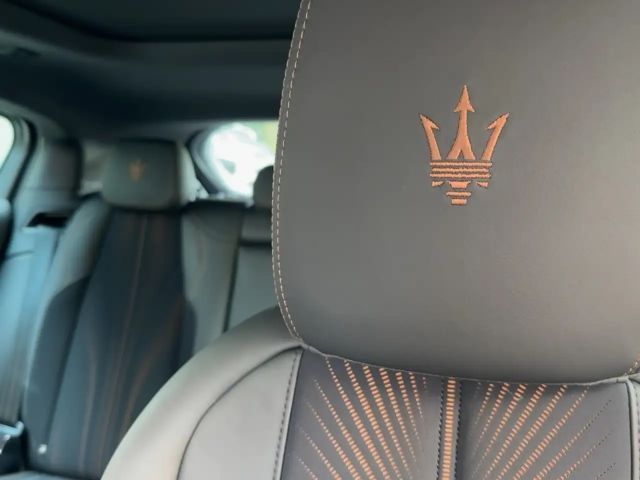 Maserati Grecale Folgore mit 558 PS Allrad 500 KM Reichweite - Mase