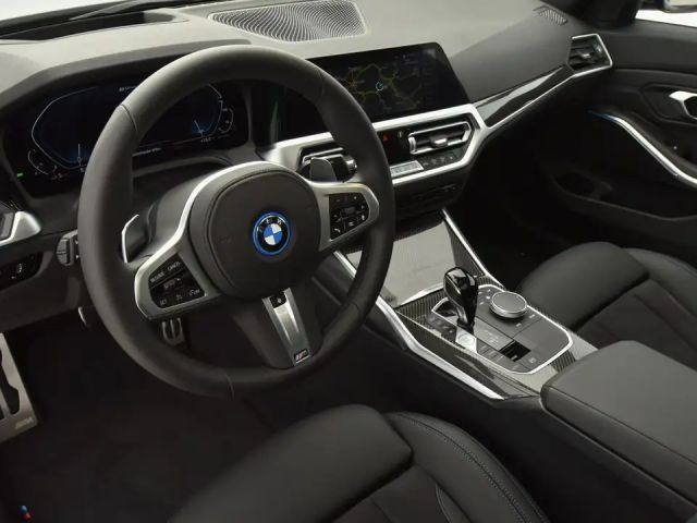 BMW 330 330e Sedan xDrive