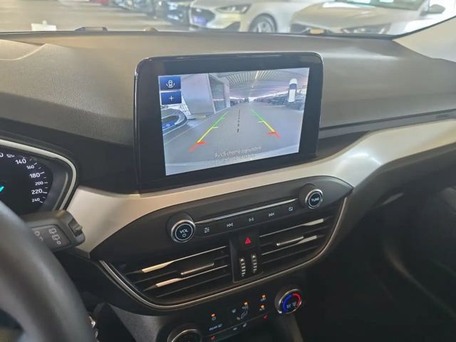 Ford Focus Cool & Connect EcoBoost Wagon