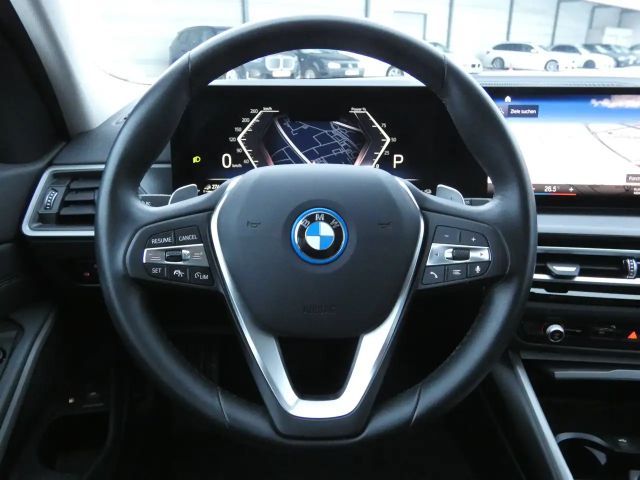 BMW 330 330e Touring