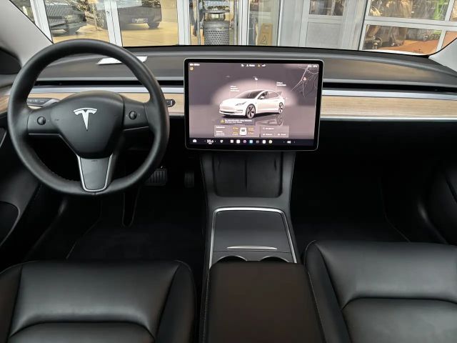 Tesla Model 3 RWD