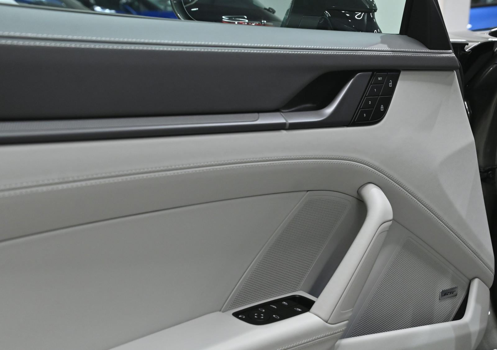 Porsche 911 4 992 Cabriolet Carrera