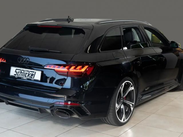 Audi RS4 Avant Quattro