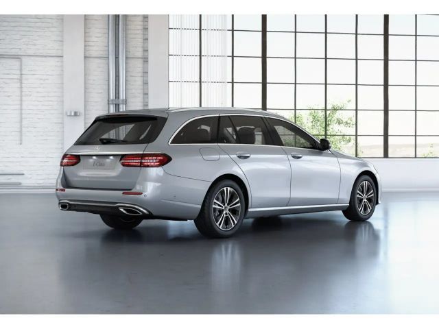 Mercedes-Benz E 220 AVANTGARDE E 220 d Estate