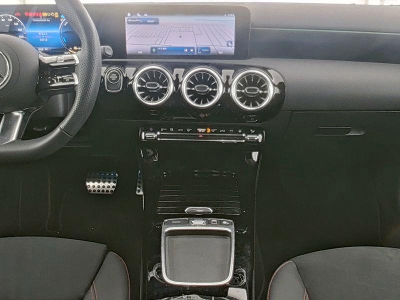 Mercedes-Benz A 250 A 250 e AMG Line