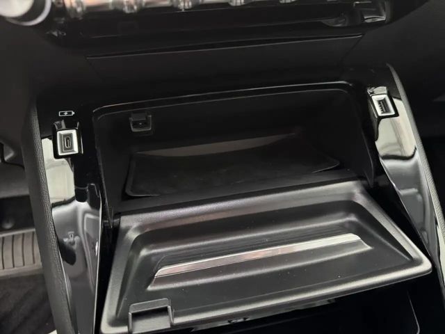 Peugeot E-2008 Allure Pack