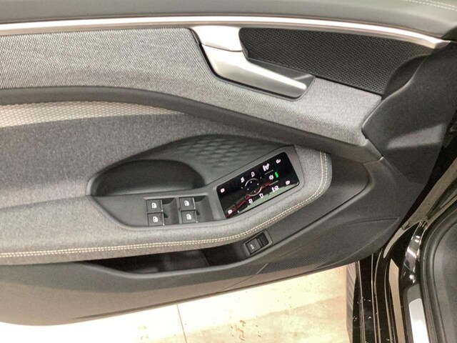 Audi A6 Avant Quattro S-Tronic