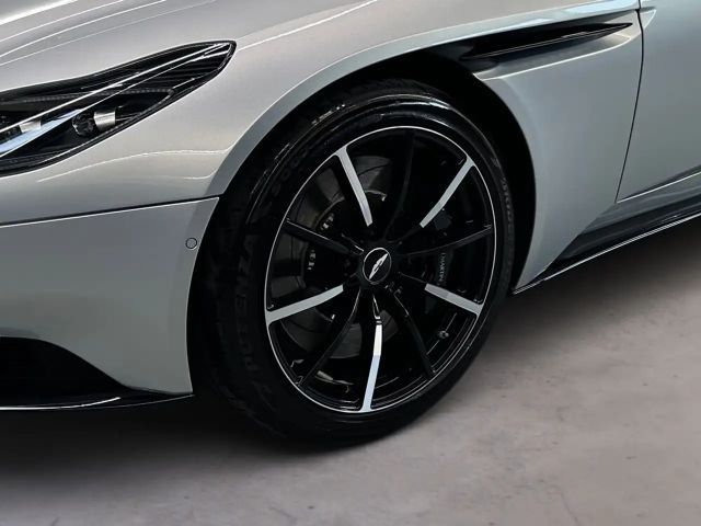 Aston Martin DB11 V8