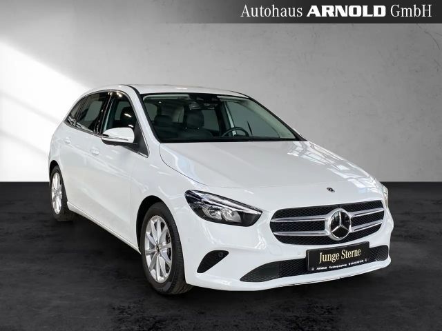 Mercedes-Benz B 200 4MATIC Progressive Sedan