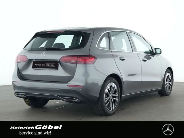 Mercedes-Benz B 180 Progressive Sedan