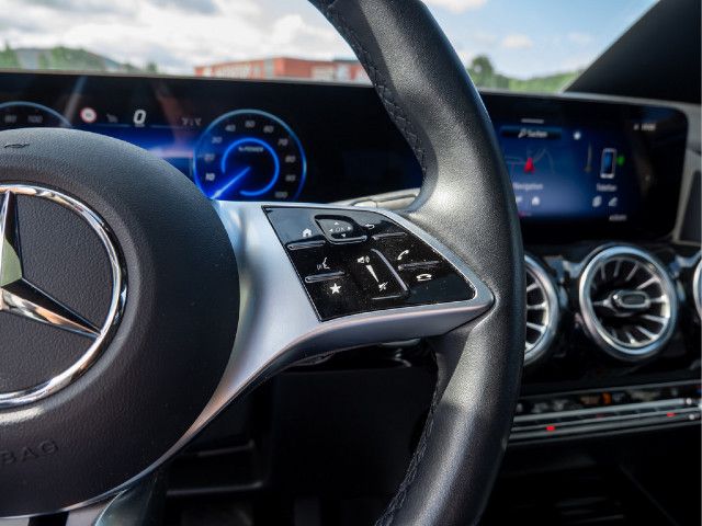 Mercedes-Benz EQA 300 4MATIC