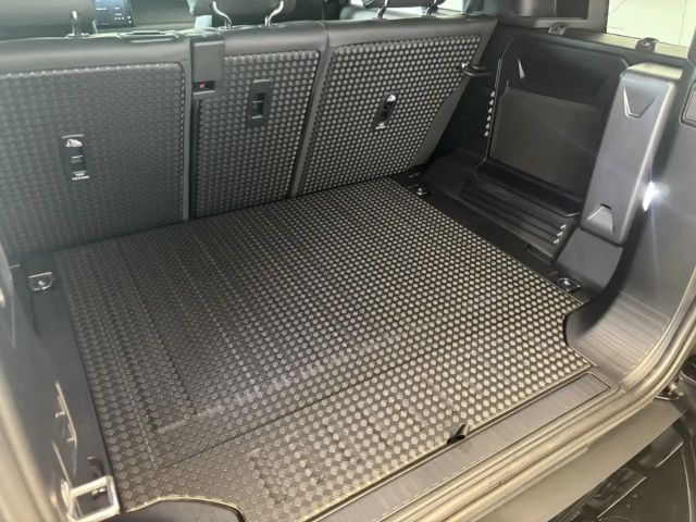 Land Rover Defender 110 Dynamic HSE