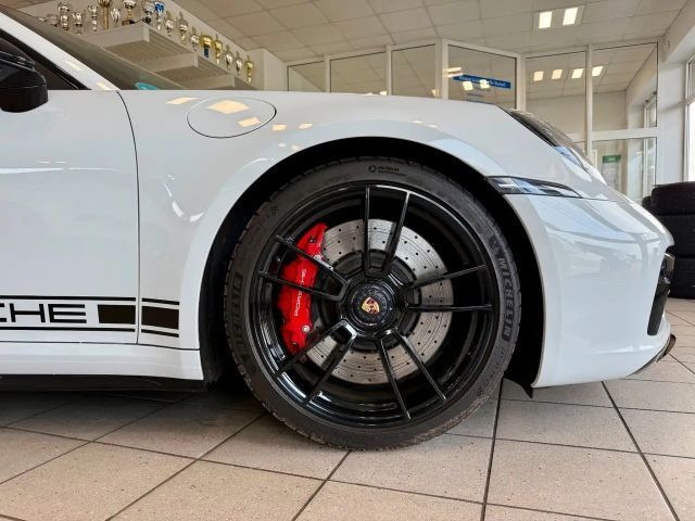 Porsche 911 992 Carrera Coupé GTS