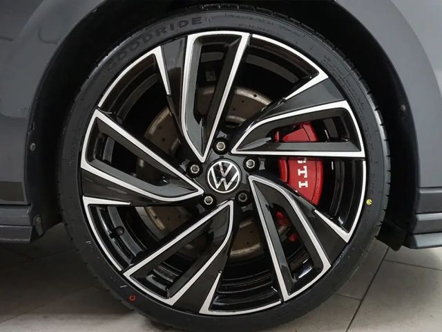 Volkswagen Golf 2.0 TSI DSG GTI