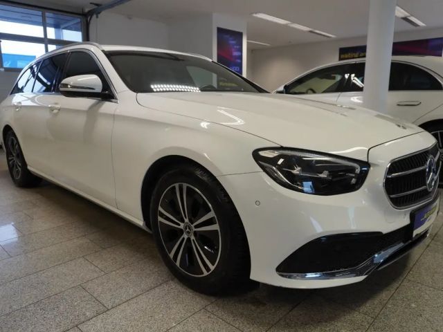 Mercedes-Benz E 200 E 200 d