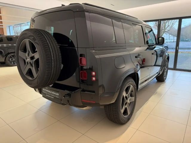 Land Rover Defender 110 D300 Dynamic SE