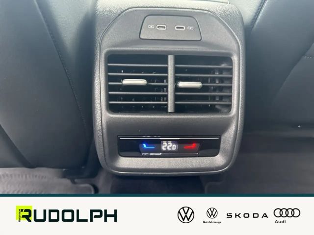 Volkswagen Passat 1.5 eTSI Business DSG