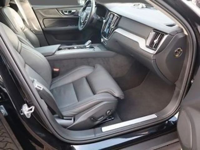 Volvo V60 Cross Country Ultimate