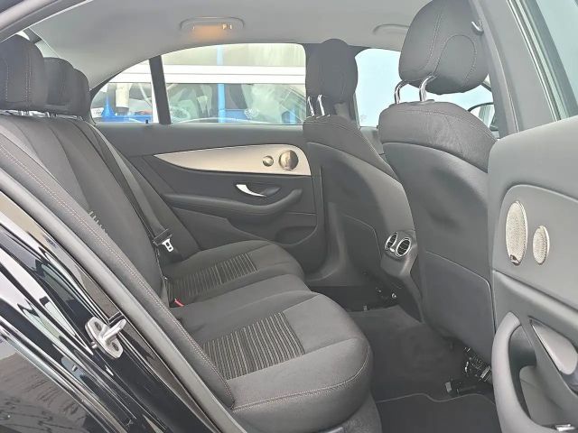 Mercedes-Benz E 300 E 300 de Sedan