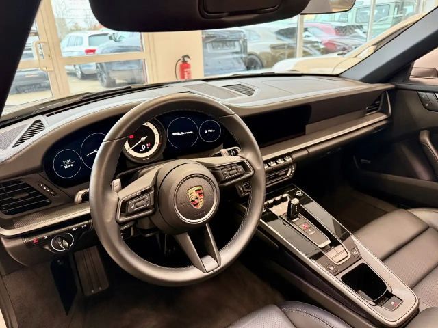 Porsche 992 Cabrio Carrera