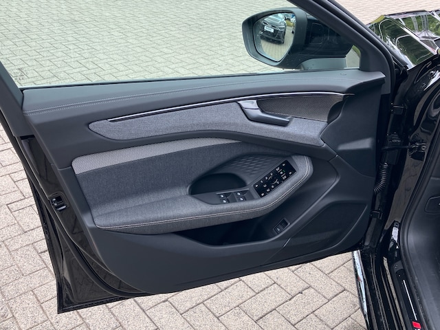 Audi A6 Avant Quattro S-Tronic