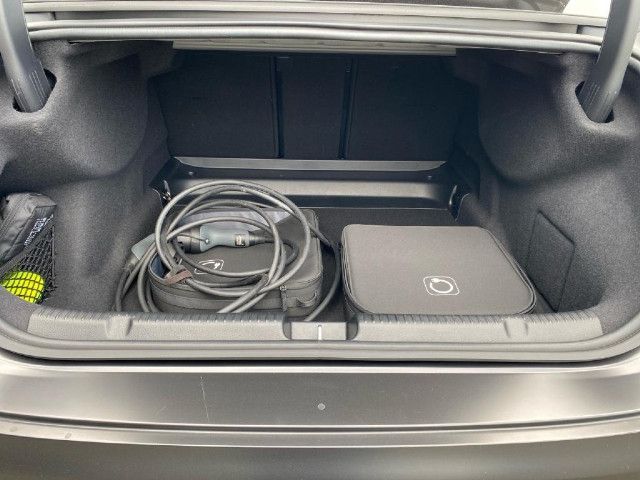 Mercedes-Benz EQE 350 Sedan