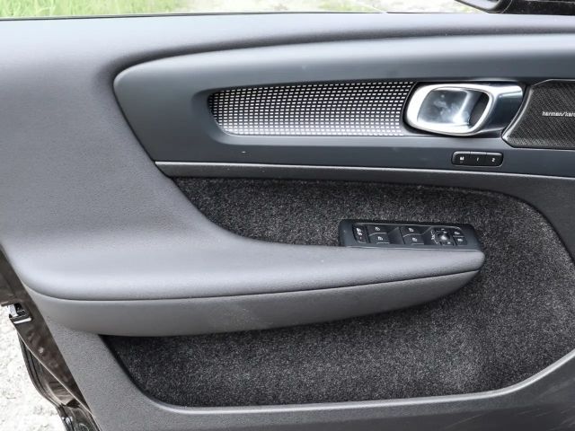 Volvo XC40 Dark Plus