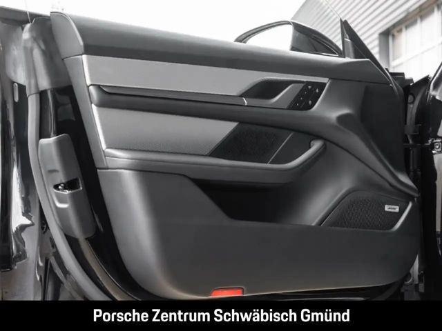 Porsche Taycan 4 Cross Turismo
