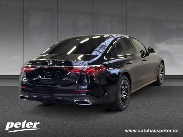 Mercedes-Benz E 200 AMG Line Sedan