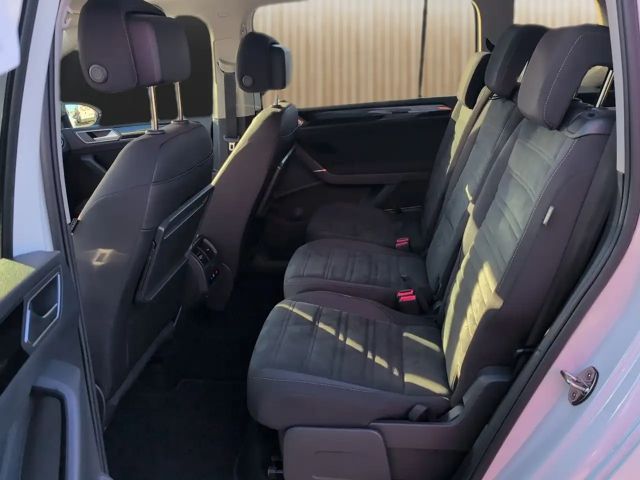 Volkswagen Touran 1.5 TSI DSG Highline R-Line