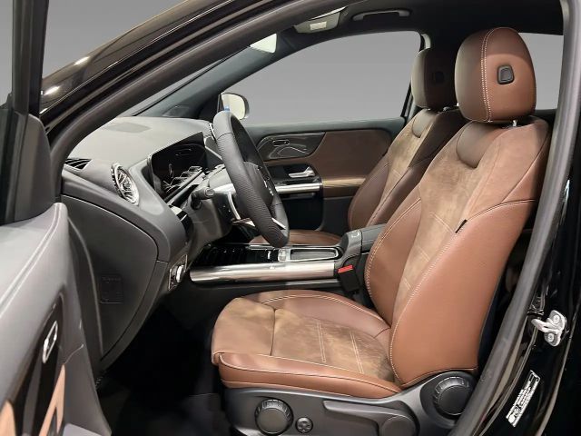 Mercedes-Benz GLA 200 AMG Line