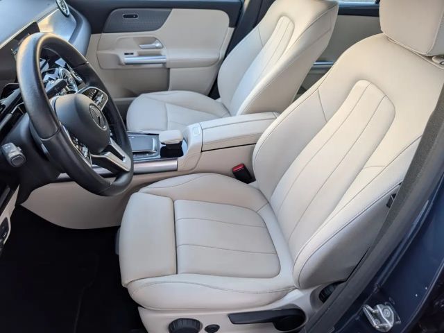 Mercedes-Benz EQA 300 4MATIC Progressive