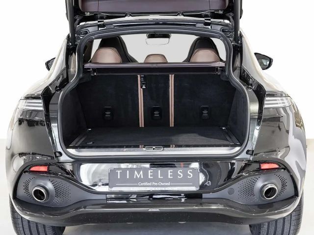 Aston Martin DBX -Minotaur Green-