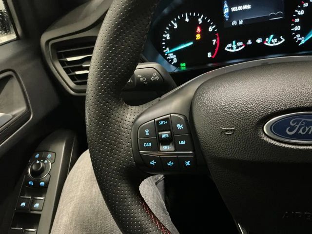 Ford Focus EcoBoost ST Line