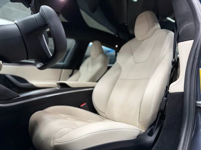 Tesla Model S Plaid