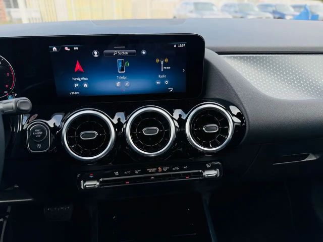 Mercedes-Benz B 180 B 180 d Progressive Sedan